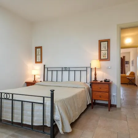 Poggio All'agnello Sport & Family Holidays פארק נופש
