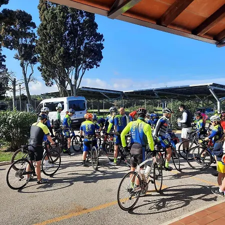 Poggio All'agnello Sport & Family Holidays פארק נופש פופולוניה