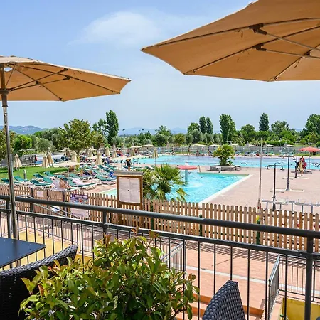 홀리데이파크 Poggio All'agnello Sport & Family Holidays 포퓰로니아