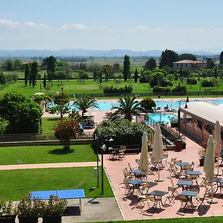 홀리데이파크 Poggio All'agnello Sport & Family Holidays 포퓰로니아