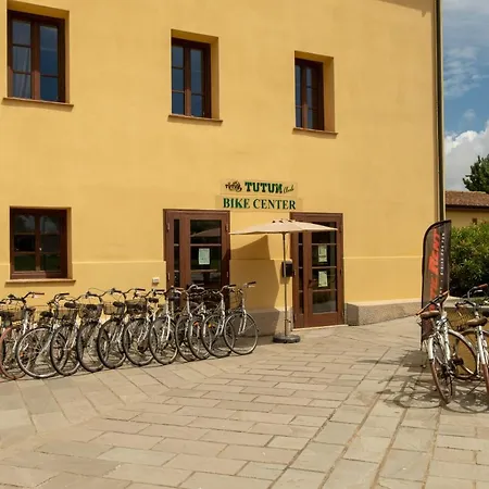 Poggio All'agnello Sport & Family Holidays 포퓰로니아